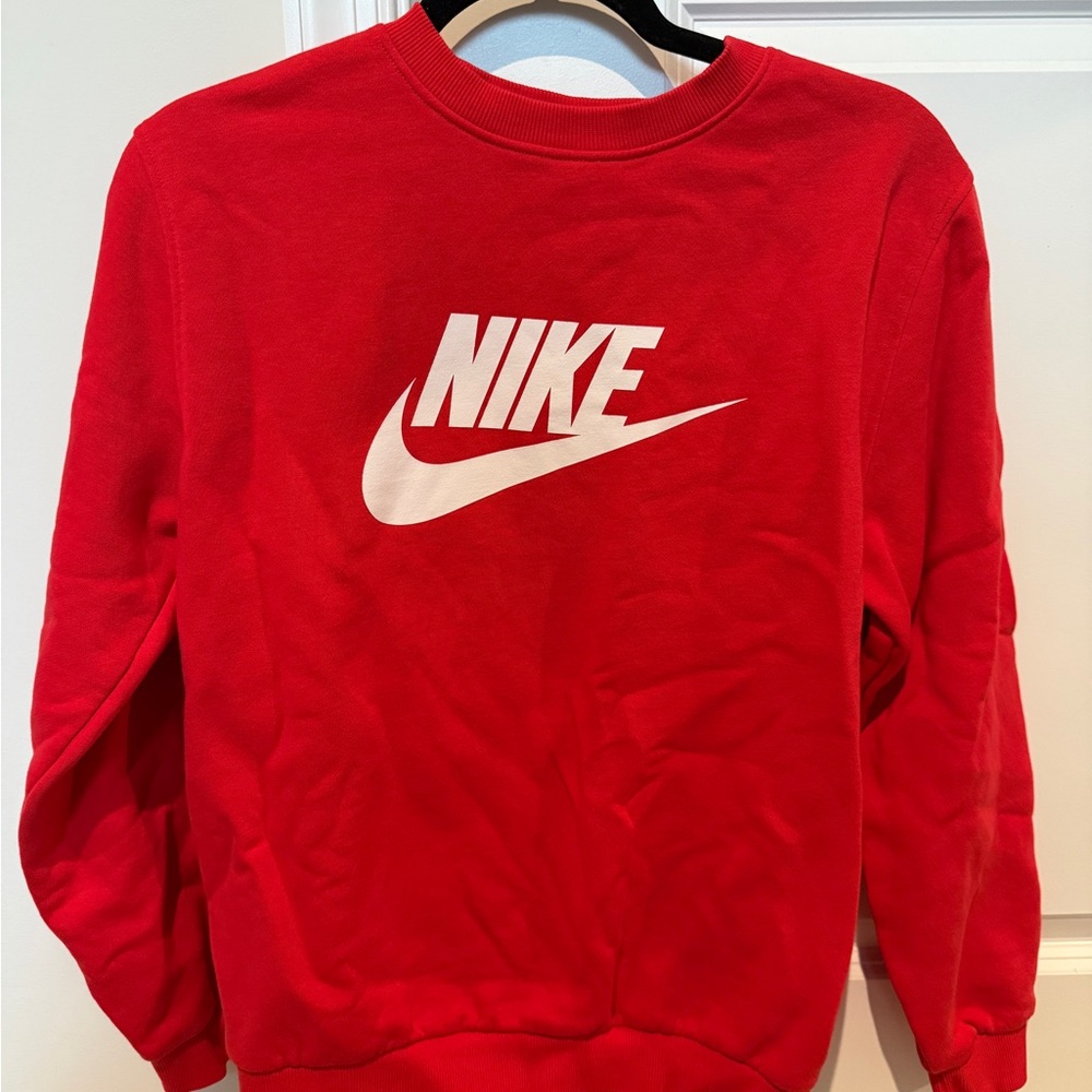 Big Kids Nike Sportswear Club Crewneck fleece in Red